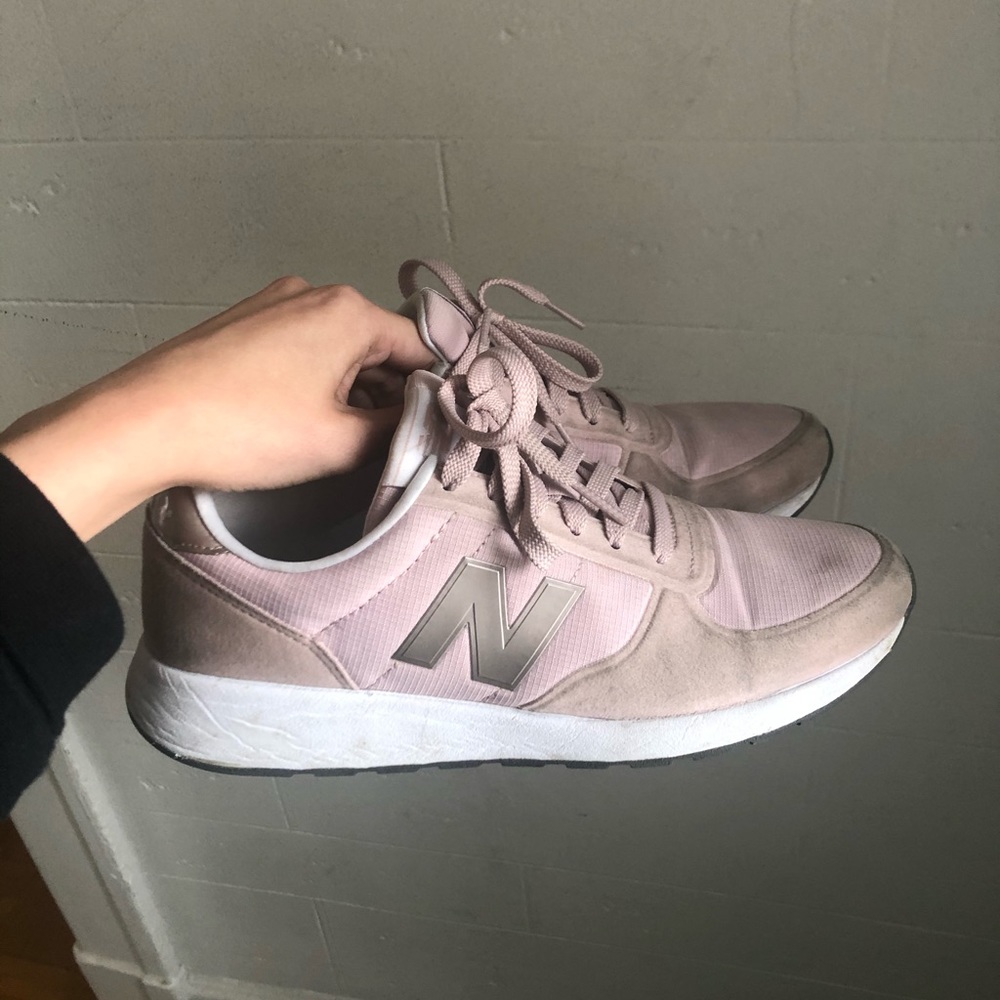 NEW BALANCE RETRO SNEAKERS